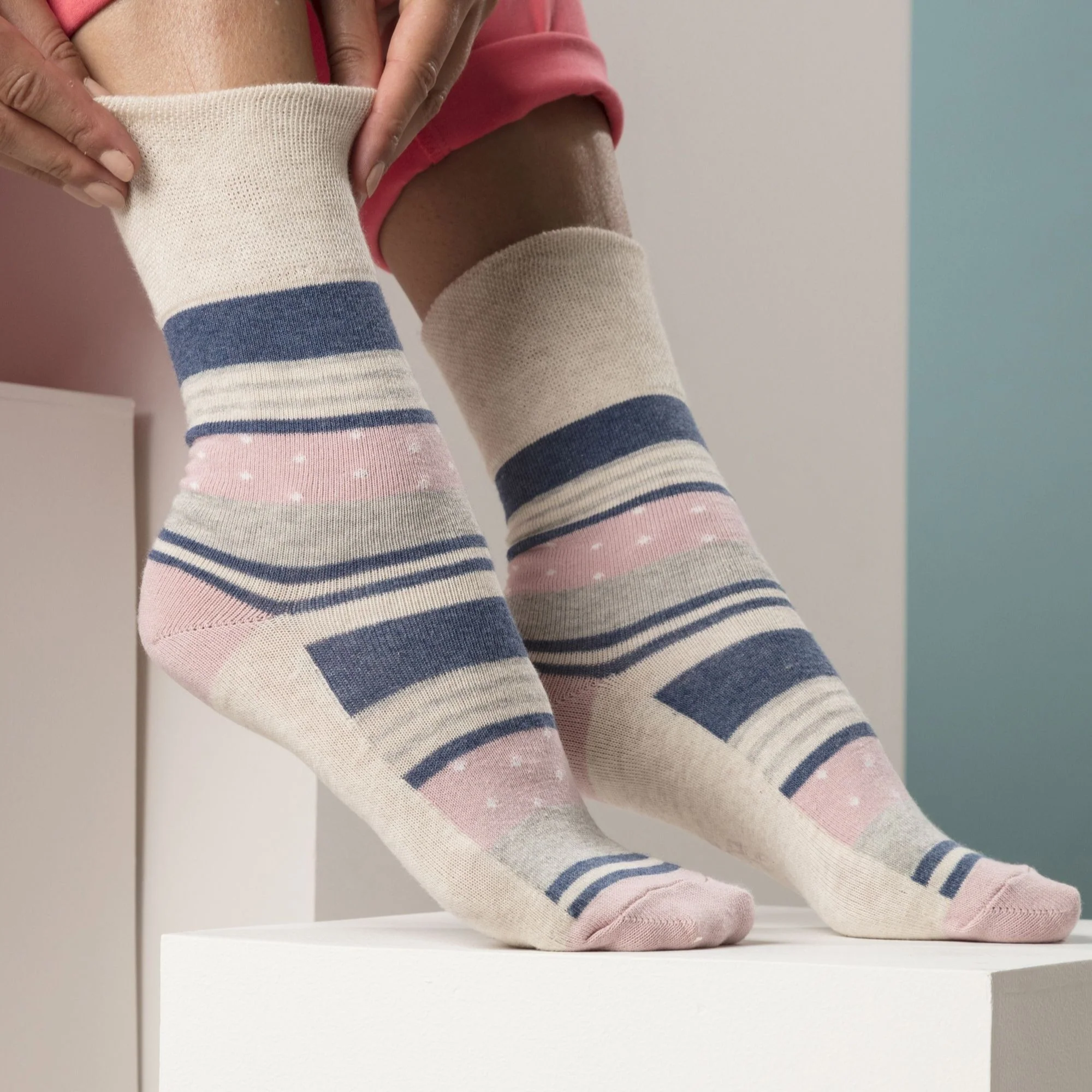 6 Pack Ladies Non Elastic Floral Patterned Cotton Socks - Image 20