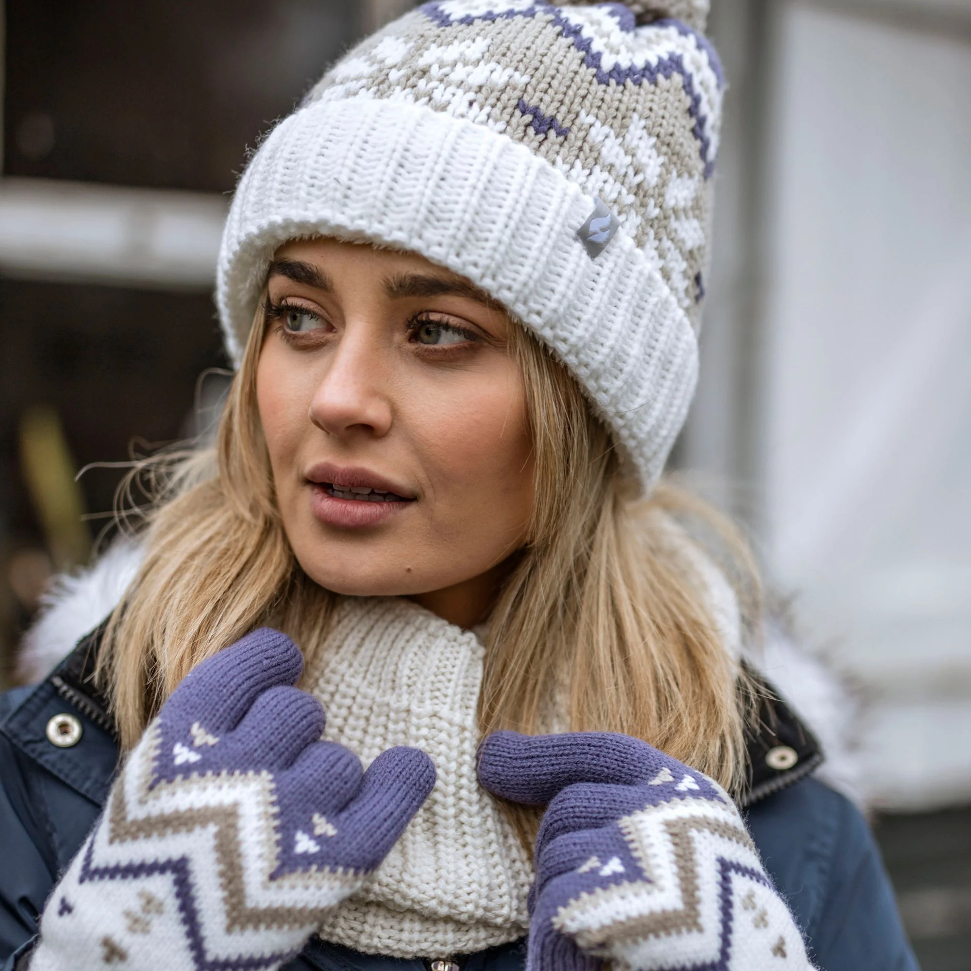 Ladies Fairisle Patterned Winter Thermal Beanie Hat with Pom Pom - Image 12