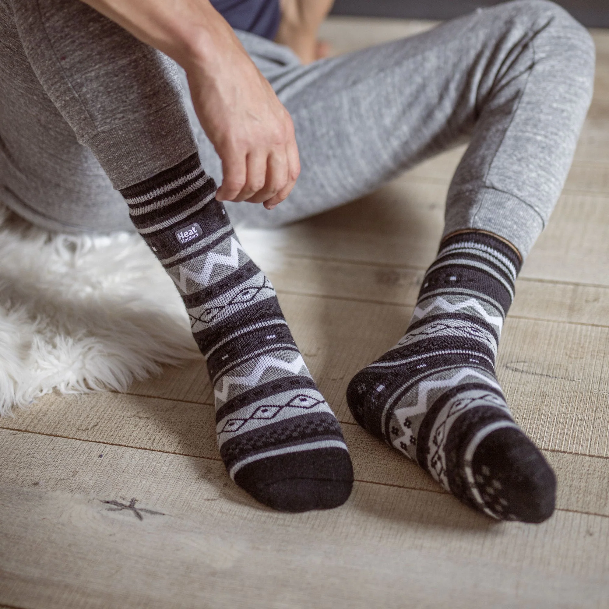 Mens Nordic Patterned Non Slip Thermal Slipper Socks with Grips - Image 11