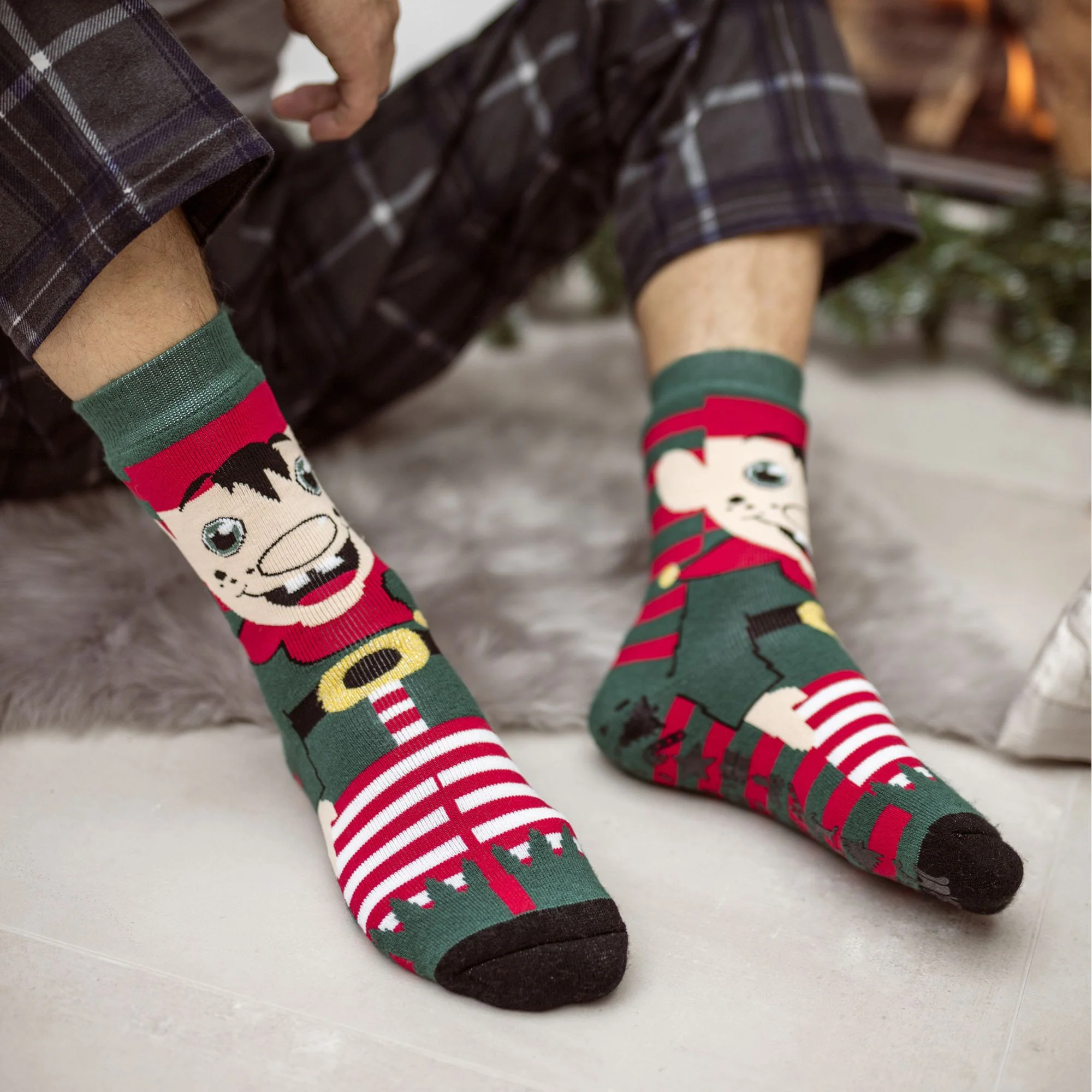 Mens Christmas Non Slip Thermal Slipper Socks with Grippers - Image 7