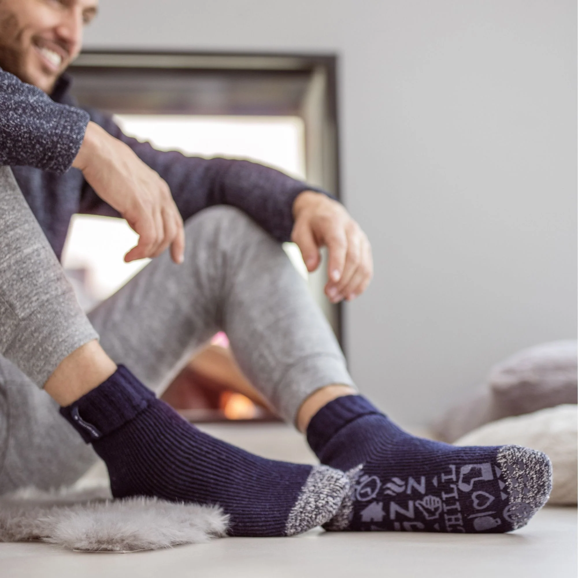 Mens Turnover Thermal Fleece Lined Bed Socks with Non Slip Grips - Image 16