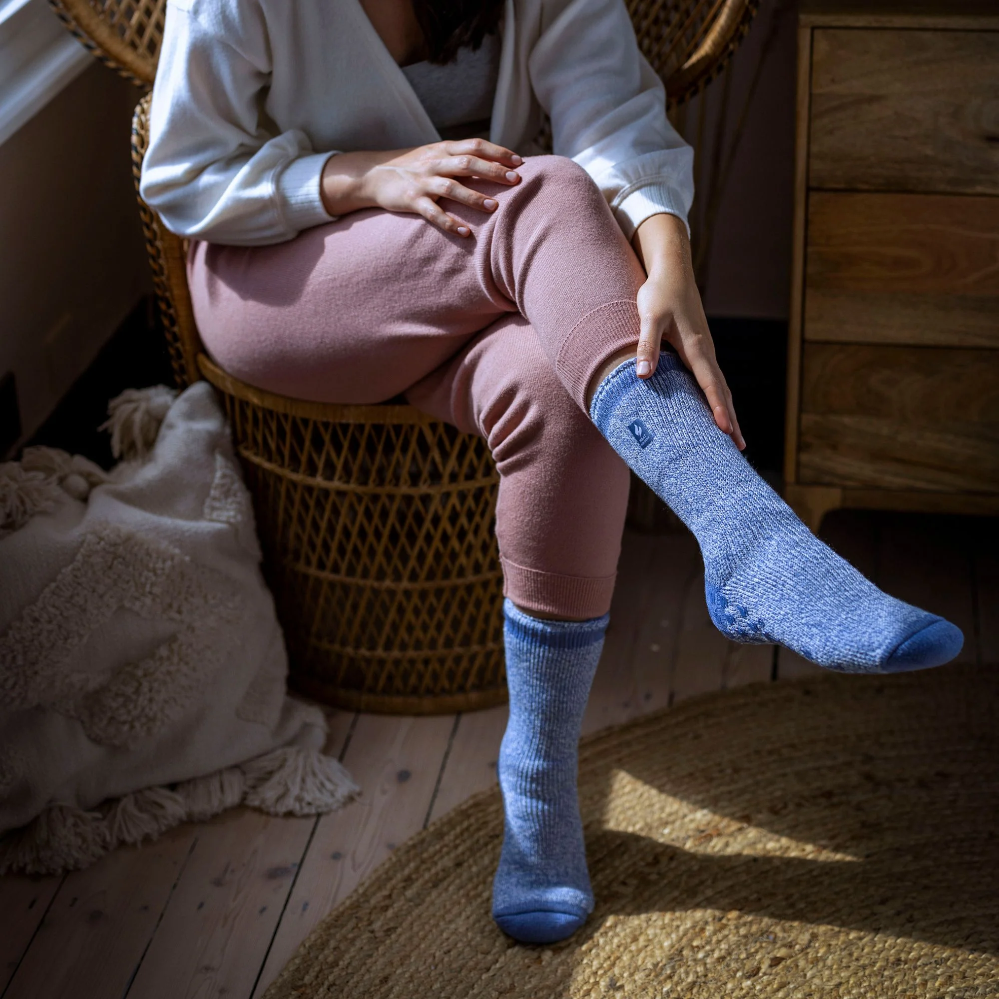 Ladies Extra Warm Fluffy Non Slip Thermal Slipper Socks - Image 40