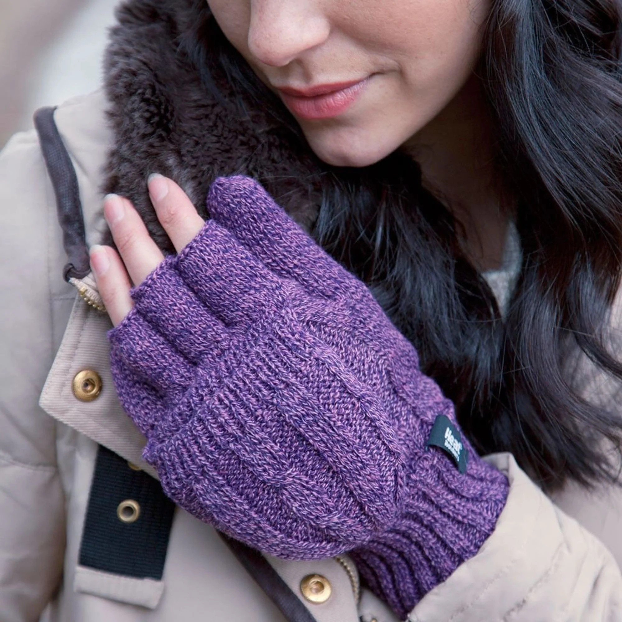 Ladies Cable Knit 2.3 Tog Thermal Winter Fingerless Converter Gloves - Image 11