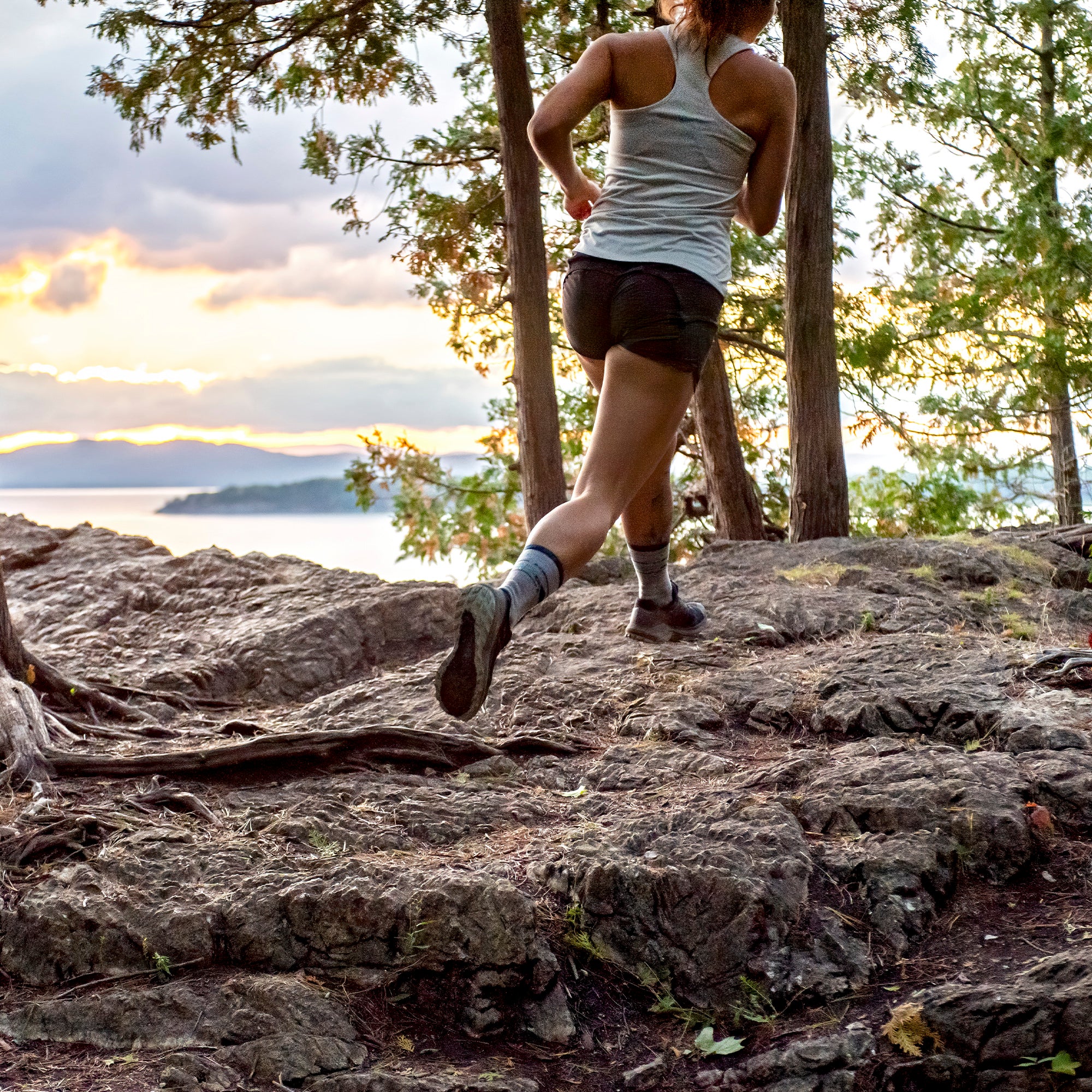 Ladies Micro Crew Ultra-Lightweight Anti Blister Breathable Running Socks - Image 3